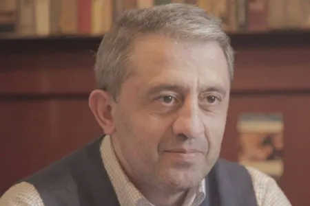 Daha bir azərbaycanlı şair - KORONAVİRUSA GÖRƏ XƏSTƏXANAYA YERLƏŞDİRİLDİ