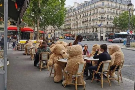 Paris sosial məsafəni qorumaq üçün - BUNA ƏL ATDI