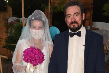 Toyunda maskalı gəzdi... - Fotolar