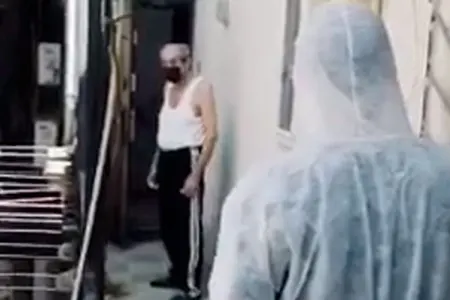 Daha bir koronavirus xəstəsi mağazada saxlanıldı - Video