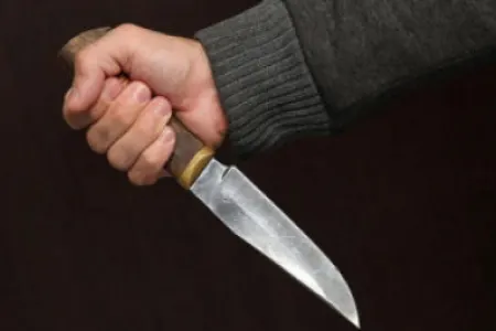 Naftalanda ər arvadını öldürüb, ögey qızını ağır yaraladı - TƏFƏRRÜAT