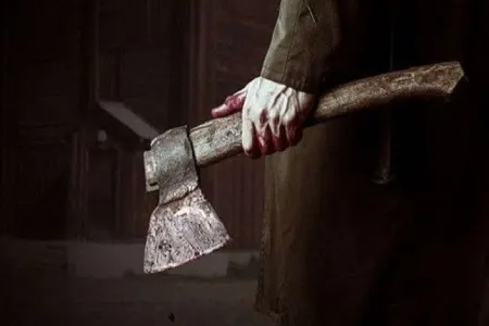 Ucar sakini əmisini baltalayıb öldürdü