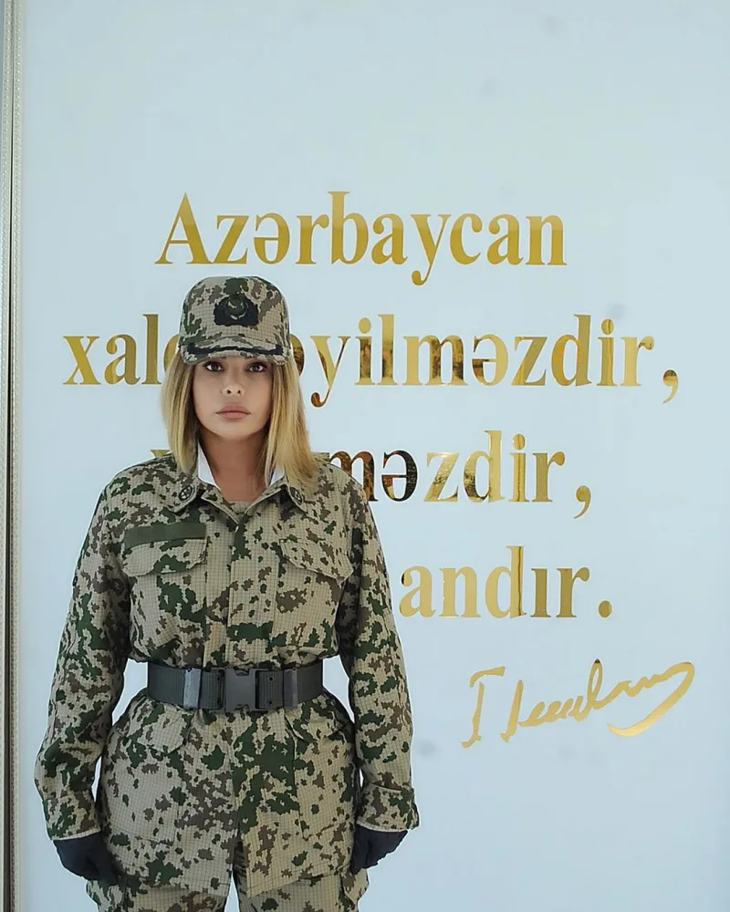 Aygün Kazımova cəsur vətənpərvər obrazda - FOTOLAR