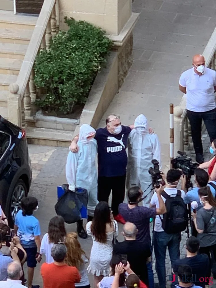 Həkimlər Bəhram Bağırzadəni xəstəxanadan belə yola saldılar - FOTOLAR