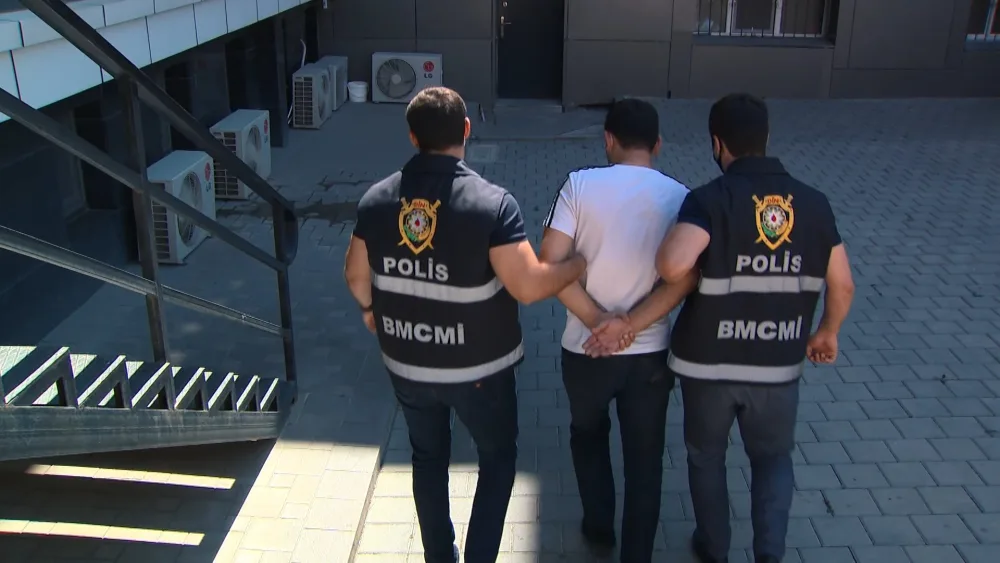 Yasamalda evdən 30 kiloqramdan çox yüksək təsiredici narkotik vasitə aşkarlandı - FOTO