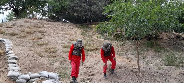 Tovuzun Ağdam kəndində həyətyanı sahədə top mərmisinin hissəsi - aşkarlandı - FOTO