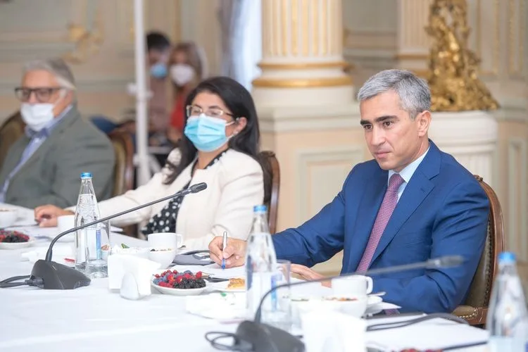 Anar Ələkbərov bir qrup tanınmış mədəniyyət və incəsənət xadimi ilə - GÖRÜŞÜB - FOTOLAR