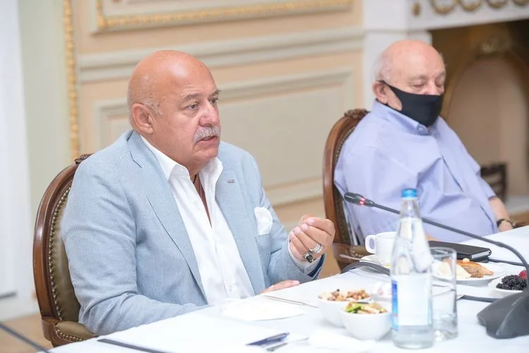 Anar Ələkbərov bir qrup tanınmış mədəniyyət və incəsənət xadimi ilə - GÖRÜŞÜB - FOTOLAR