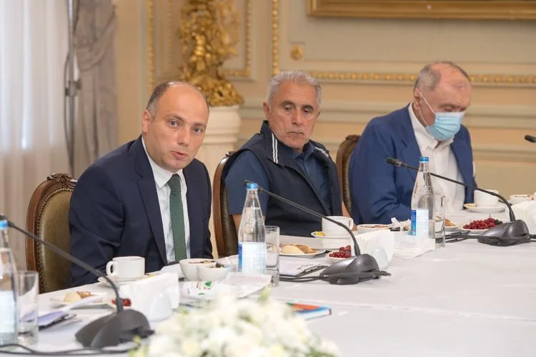 Anar Ələkbərov bir qrup tanınmış mədəniyyət və incəsənət xadimi ilə - GÖRÜŞÜB - FOTOLAR