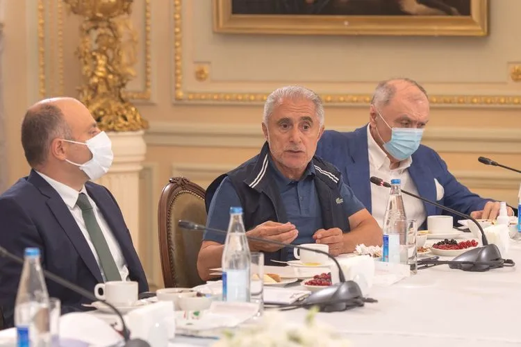 Anar Ələkbərov bir qrup tanınmış mədəniyyət və incəsənət xadimi ilə - GÖRÜŞÜB - FOTOLAR