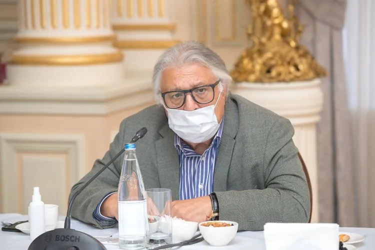 Anar Ələkbərov bir qrup tanınmış mədəniyyət və incəsənət xadimi ilə - GÖRÜŞÜB - FOTOLAR