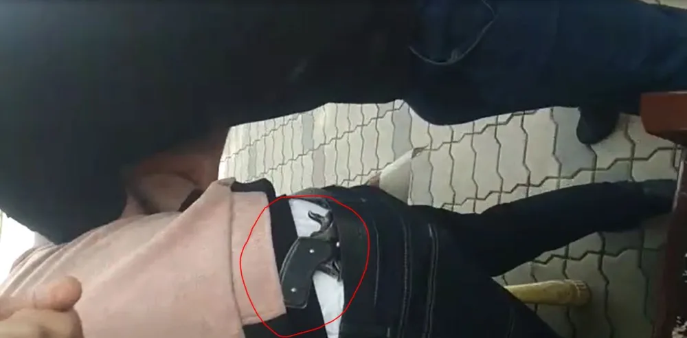 Gəncə sakinində silah aşkarlandı - FOTO