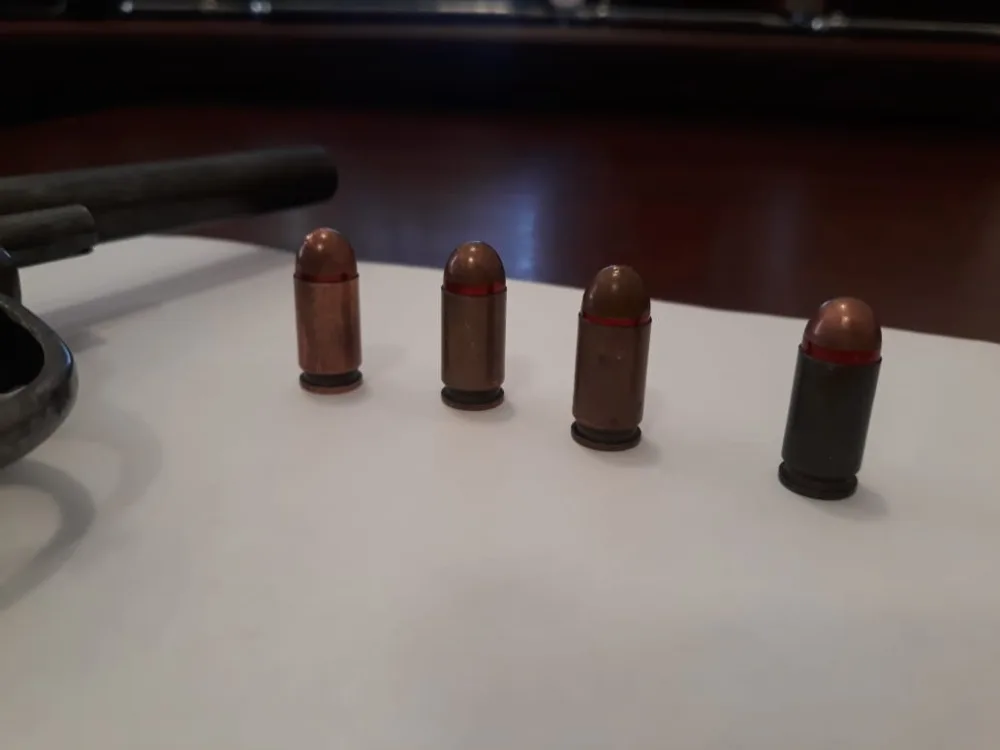 Gəncə sakinində silah aşkarlandı - FOTO