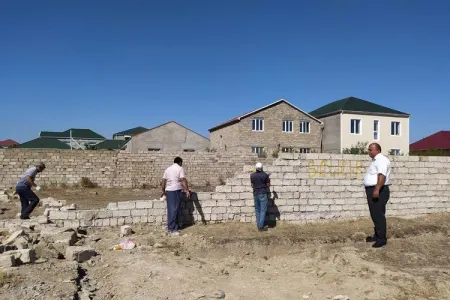 Suraxanıda tarixi abidənin ərazisinin zəbt olunmasının - qarşısı alındı - FOTOLAR