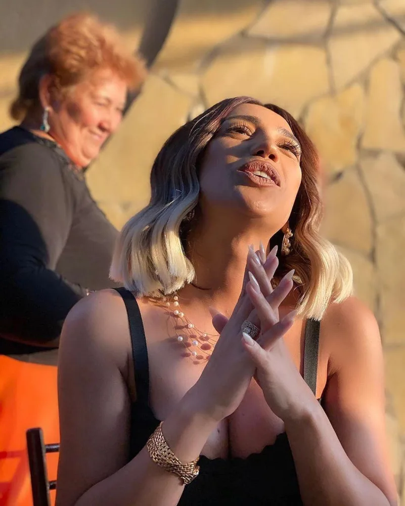 Röya elə şəkillər çəkdirdi ki... - FOTOLAR