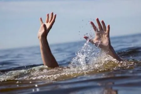 Şabranda qardaş bacısını su kanalına atıb öldürdü