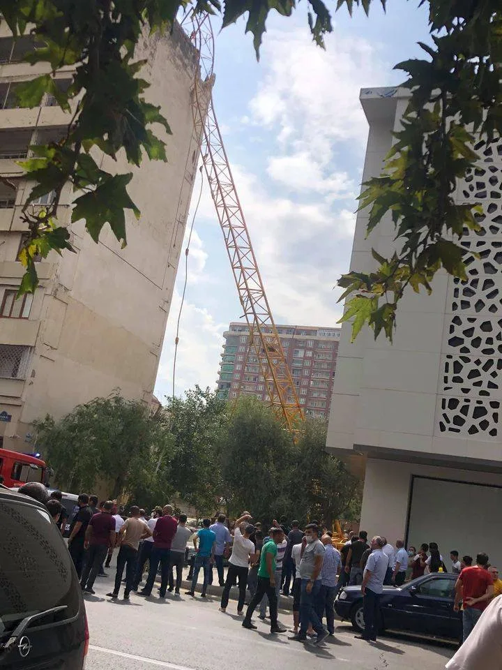 Bakıda kran AŞDI - FOTO - VİDEO