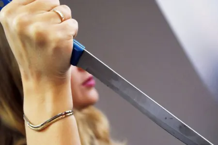 Sevgilisini parkda öldürən qadına hökm oxundu