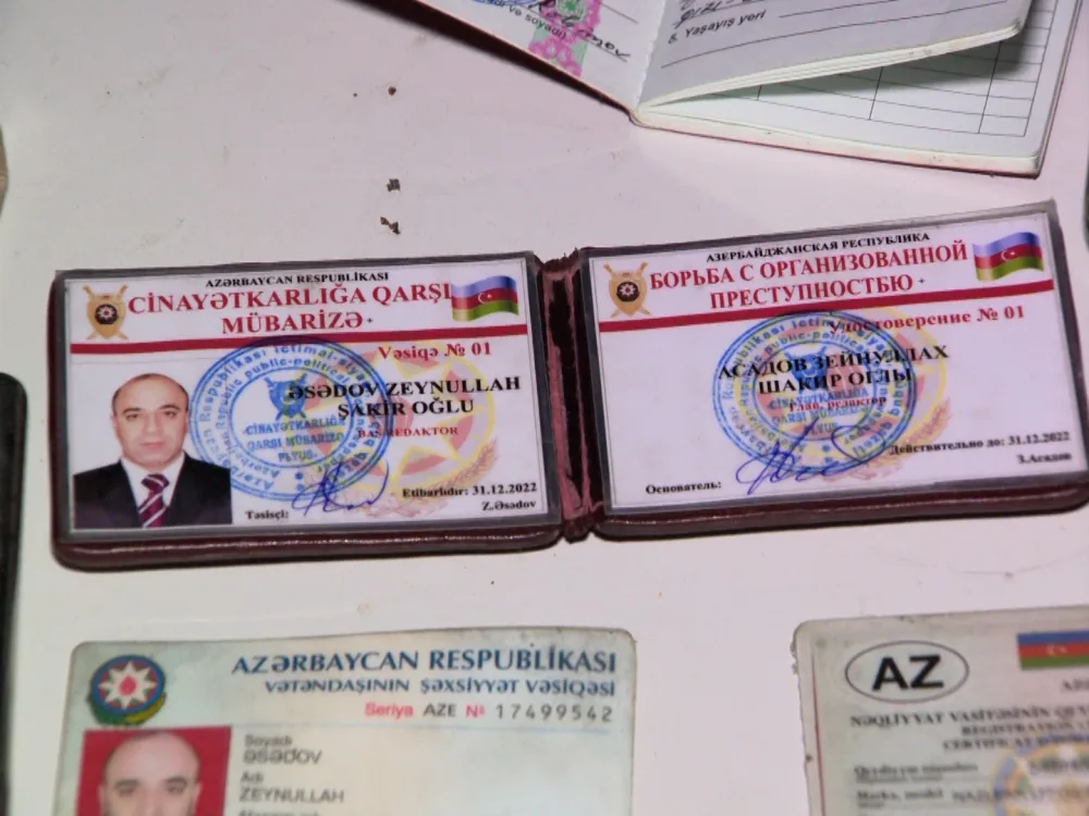 Özünü jurnalist kimi tanıdıb komendant postundan - YAYINMAQ İSTƏDİ - Fotolar + Video
