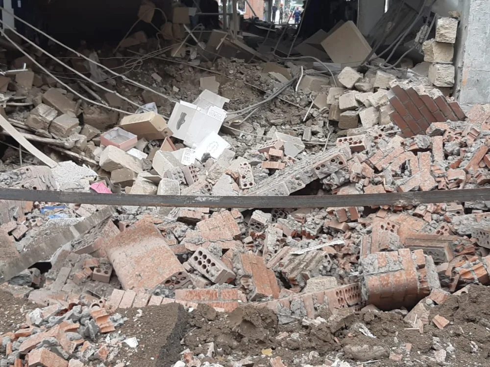 Gəncəyə atılan raketin biri bağçaya, biri məktəbə - DÜŞÜB - FOTOLAR