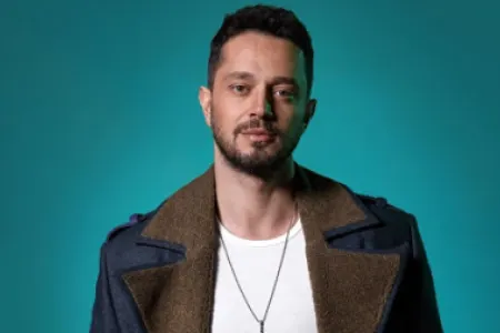 Murat Boz Azərbaycan bayrağının rənglərində - FOTO