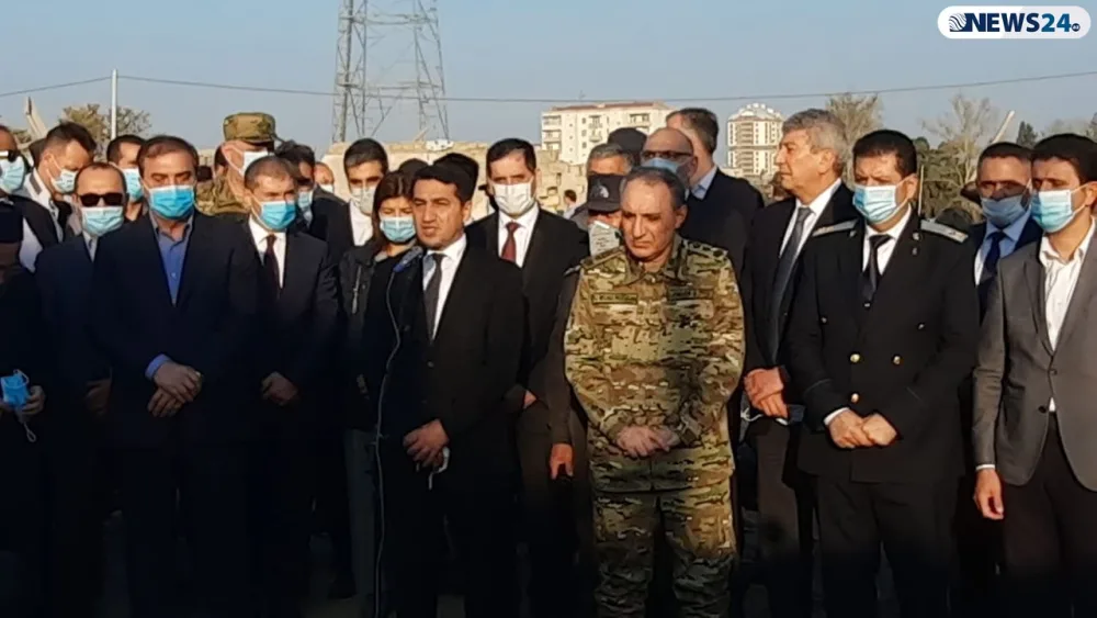 Hikmət Hacıyev: - "İstədik ki, onlar ermənilərin şərəfsizliyi ilə yerində tanış olsunlar" - FOTO