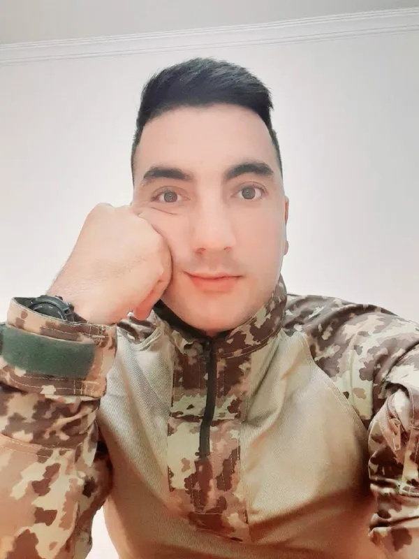 Şəhid Xüsusi Təyinatlı zabitin qardaşı: - "Yaralandığını belə bizə deməmişdi" - FOTOLAR