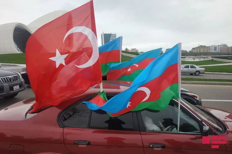 Ağdamın azad edilməsi münasibəti ilə Qələbə yürüşü keçirilir - FOTO