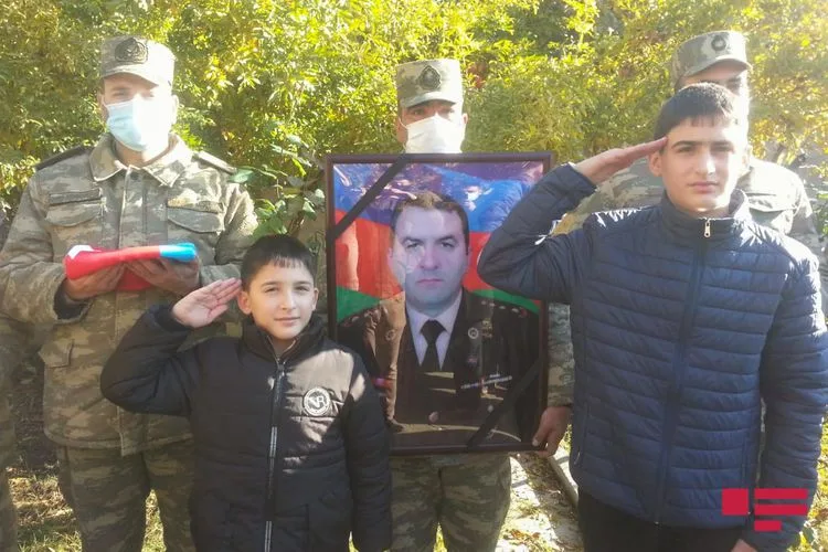 Polkovnik Babək Səmidli dəfn olunub - YENİLƏNİB - FOTO