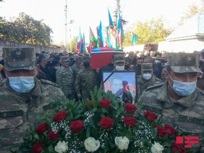 Polkovnik Babək Səmidli dəfn olunub - YENİLƏNİB - FOTO