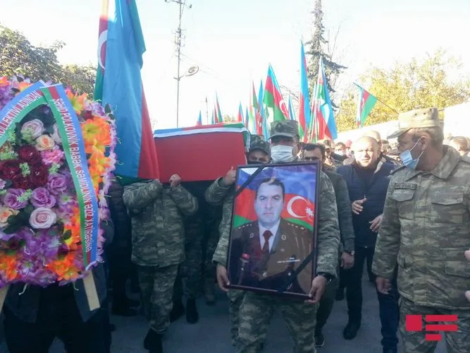 Polkovnik Babək Səmidli dəfn olunub - YENİLƏNİB - FOTO