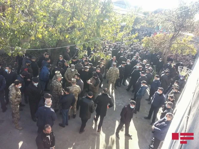 Polkovnik Babək Səmidli dəfn olunub - YENİLƏNİB - FOTO