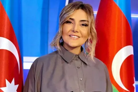 Qubalı hərbçi Şuşa Qalasından Zülfiyyə Xanbabayevaya bayraq - GÖNDƏRDİ - VİDEO