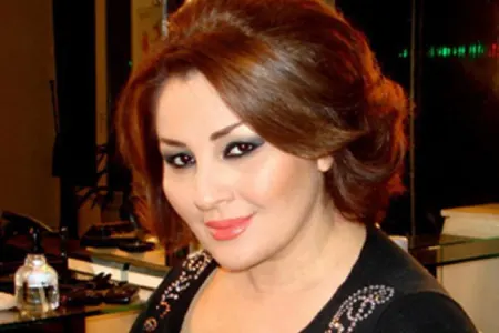 "Kim nə qədər gülmək istəyirsə gülsün..." - AYBƏNİZ HAŞIMOVA - FOTO