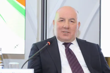 Elman Rüstəmov: “Devalvasiyanın olması xəbərləri BOŞ SÖHBƏTLƏRDİR"