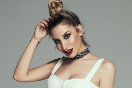 "Keçmiş sevgililərimi izləyirəm, üç saxta hesabım var..." - İREM DERİCİ