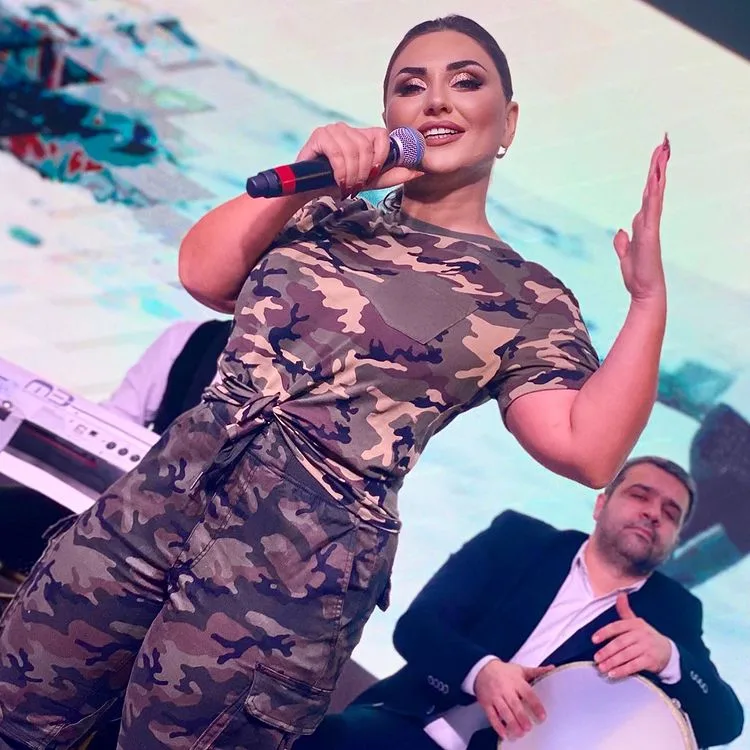 "Mən uşaq deyiləm, ağıllı xanımam və..." - ŞƏBNƏM TƏNQİDLƏRƏ CAVAB VERDİ - FOTO