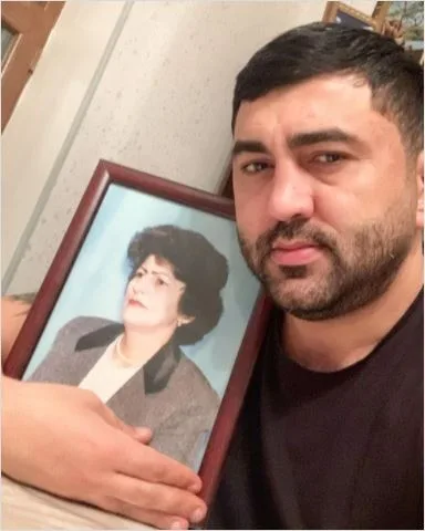 "Sağlığında analarınızı doyunca qucaqlayın, qoxlayın..." - VÜQAR MURADOV - FOTO