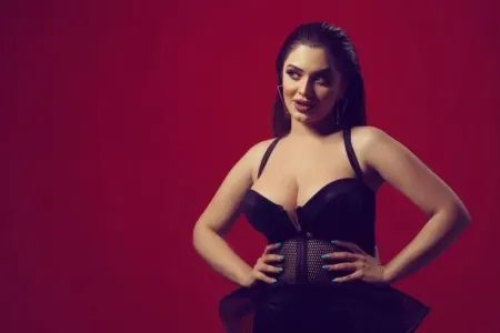 Mina yenə də açıq-saçıq fotosunu - PAYLAŞDI