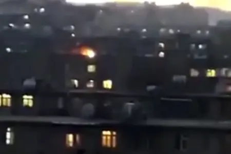 Bakıda yaşayış binasında yanğın - Video