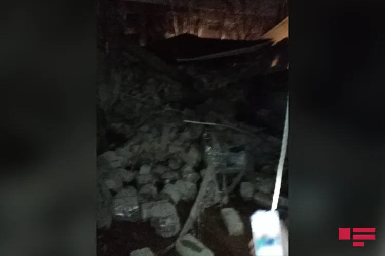 Xırdalanda evdə partlayış olub, iki nəfər dağıntılar altından çıxarılıb - FOTO - VİDEO