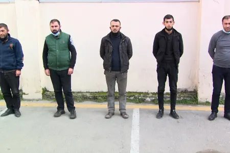 Bakıda şirkət taksilərinin avadanlıqlarını oğurlayan şəxslər saxlanıldı - FOTO - VİDEO