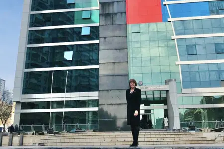 İngilis nazir görün, Bakıda hara getdi - FOTO