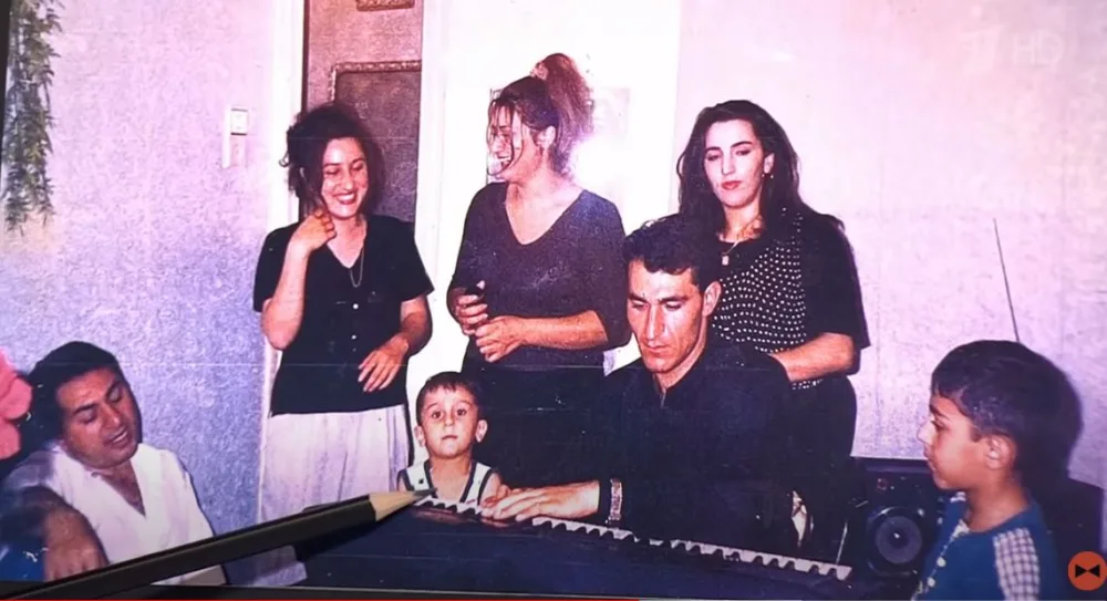 "Atam müğənni olmağımı istəmirdi" - JONY - FOTO