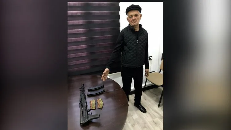 Bakıda keçmiş məhkumdan avtomat götürüldü - VİDEO