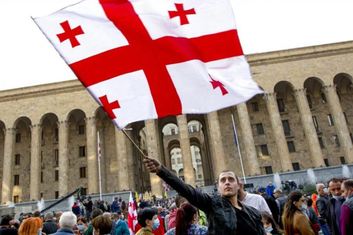 Gürcüstanda MİTİNQ - HƏBS OLUNANLAR VAR