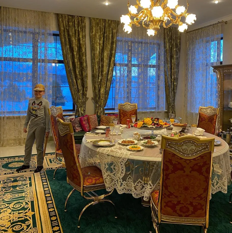 Kirkorov onlara Azərbaycan süfrəsi - AÇDI - FOTO