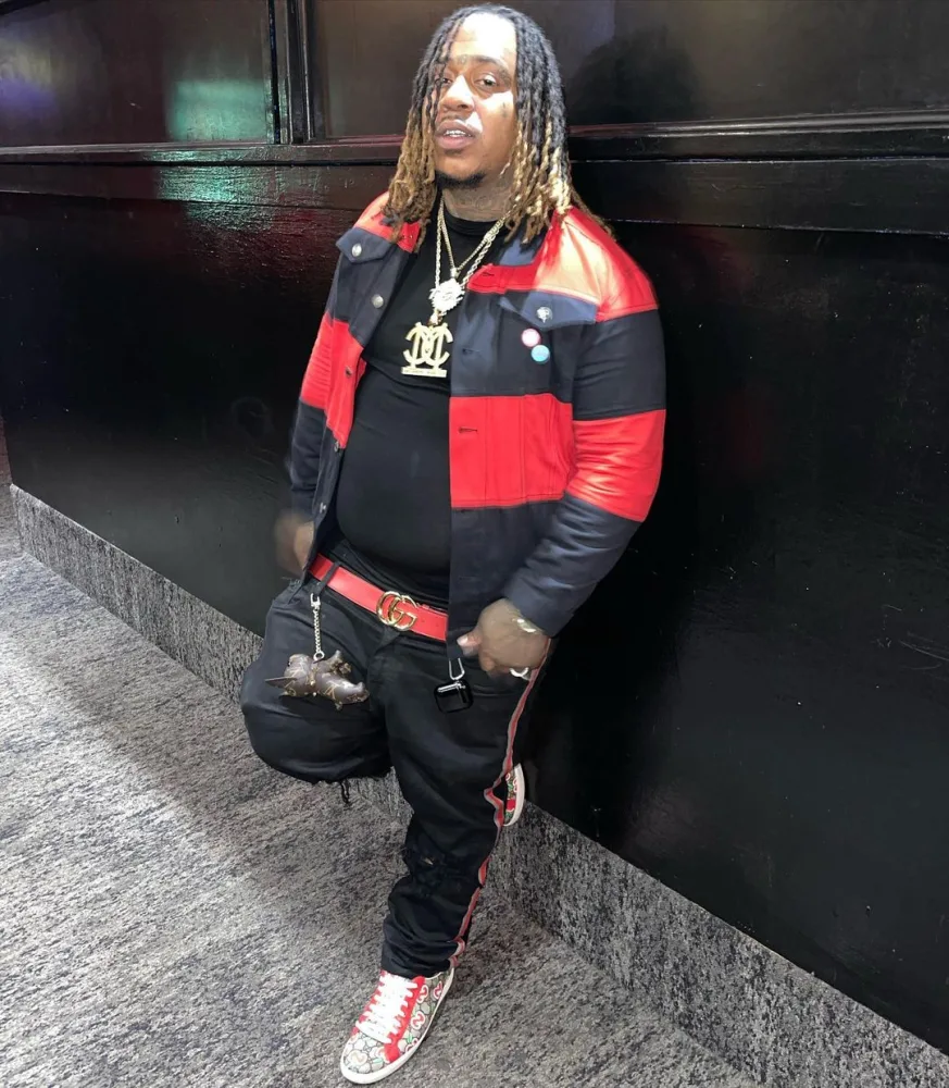 Məşhur reper avtomobilində güllələndi - FOTO