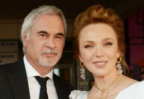 55 yaşlı Əməkdar artist növbəti dəfə - ATA OLACAQ - FOTO