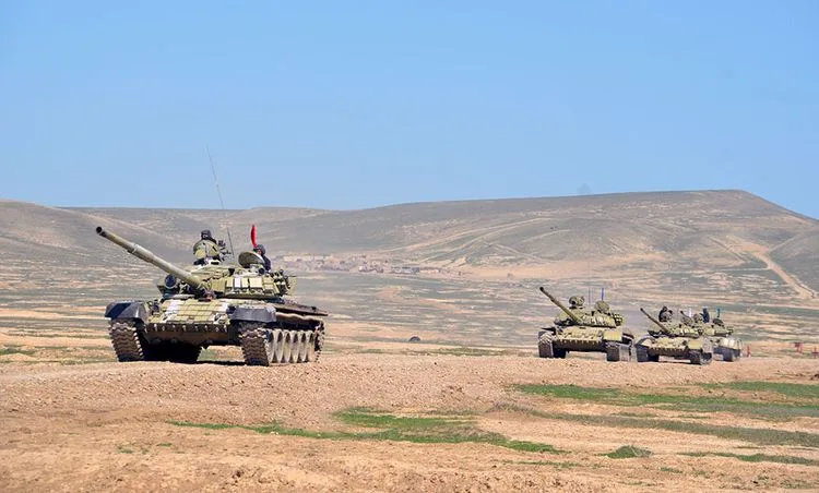 Tank bölmələrinin intensiv döyüş hazırlığı məşğələləri keçirilir - VİDEO